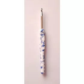Ergonomikus horgolótű, porcelánmintás 5,5mm