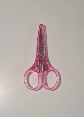 Színes mini kézimunka olló, védőkupakkal - Rózsaszín
